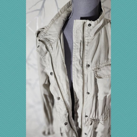 Talula Ivory Full Zip Wiltern Utility Jacket - Picture 4 of 5